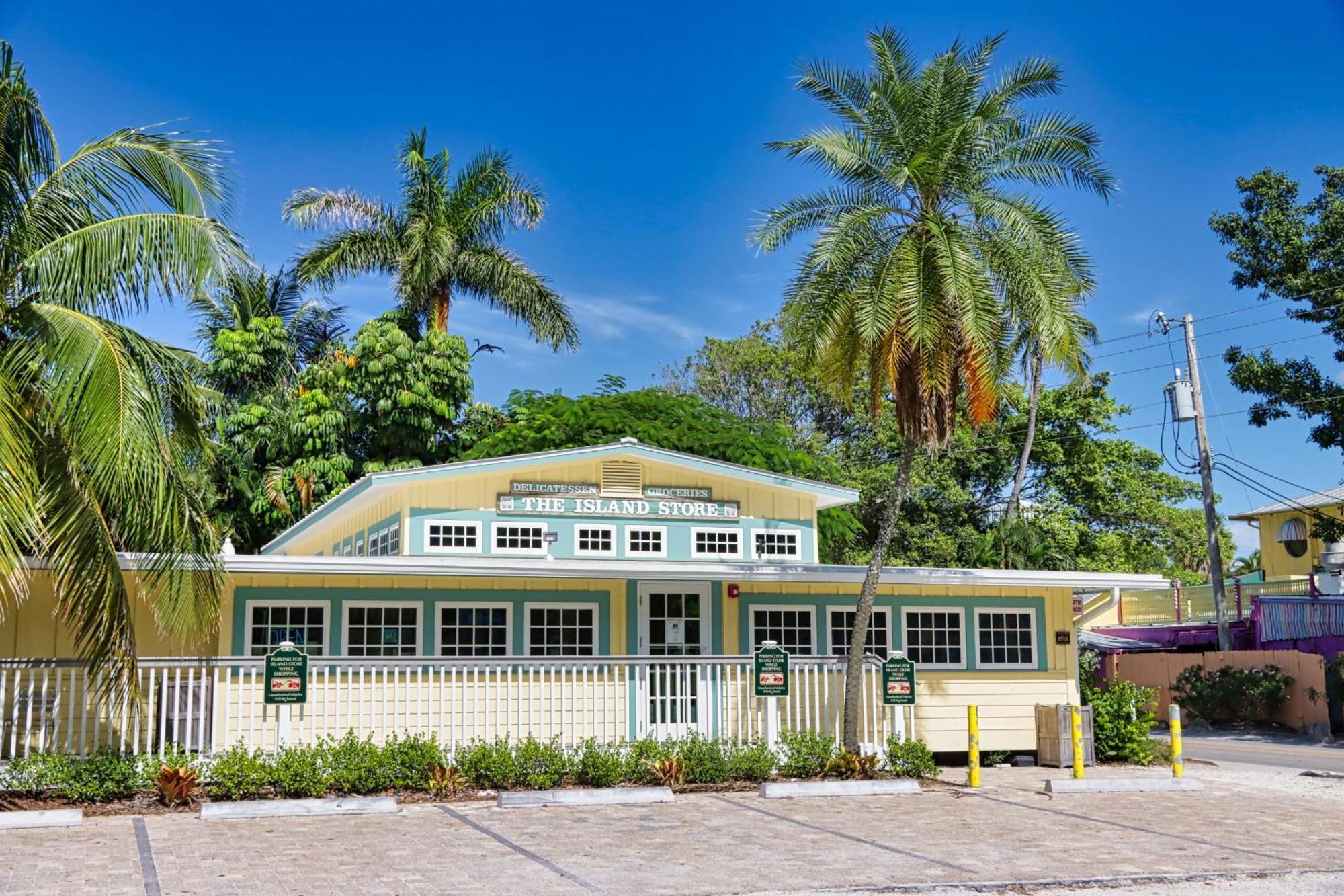 Beautifully Updated, 4 Bedroom Pool Home, 50 Yards To The Beach!! Captiva Escapade Captiva Island Exterior foto